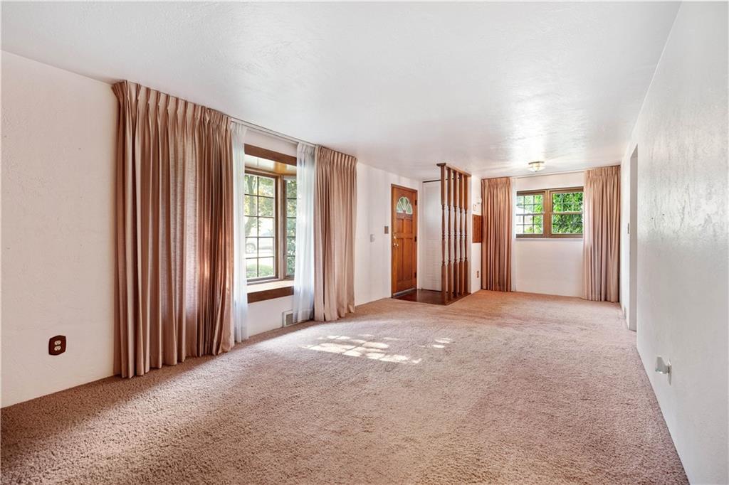 106 Fenway Road Pittsburgh, PA 15209 - Photo 8 of 25 an empty room with windows