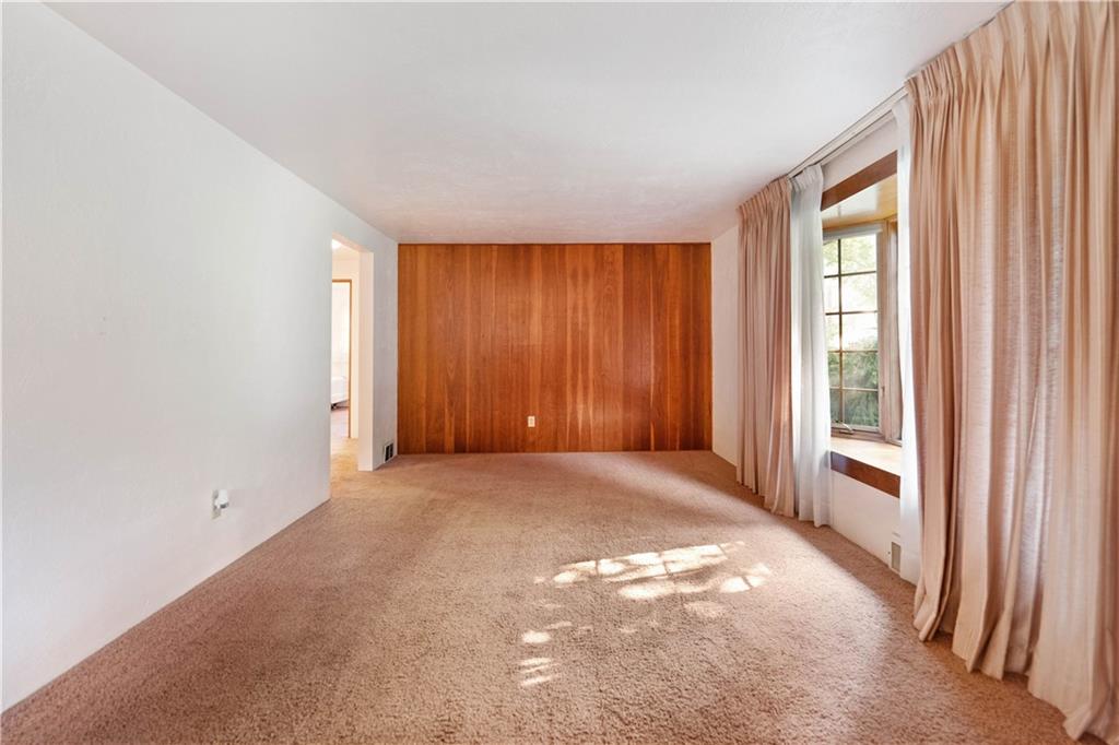 106 Fenway Road Pittsburgh, PA 15209 - Photo 10 of 25 an empty room with windows