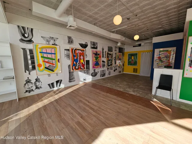 a view of a hall with an empty space