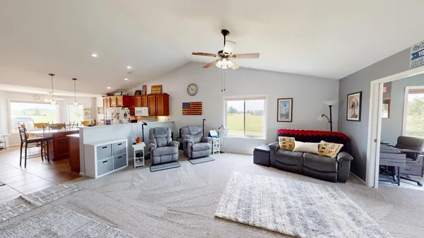 $325,000 | 1987 Paradise Road, Albert Lea, MN 56007