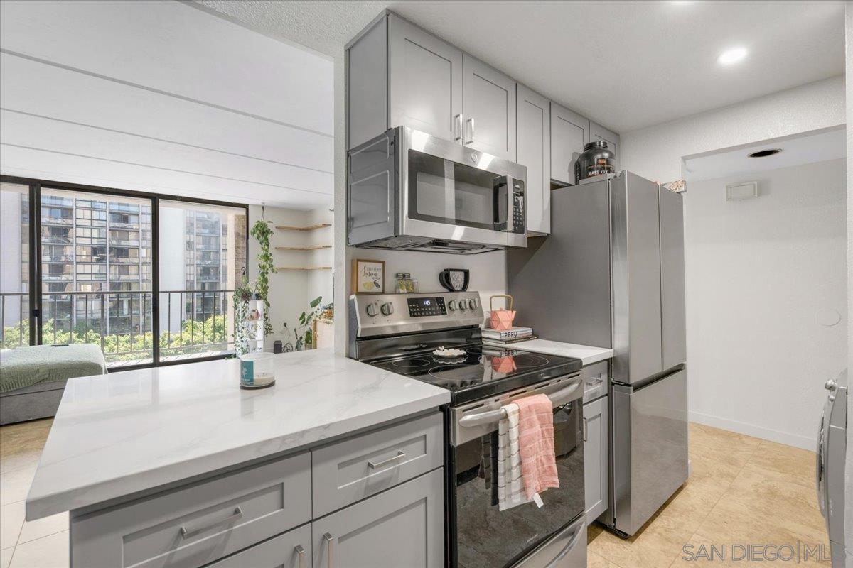 1333 Eighth Ave Unit 403