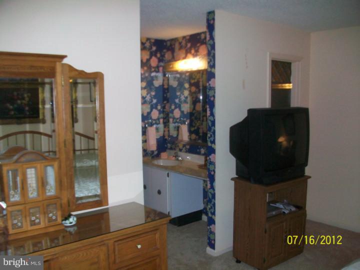 1108 Bartlett Road, Unit 170 Wayne, PA 19087 - Photo 11 of 13 Bedroom - Main