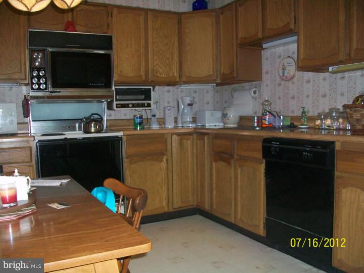 1108 Bartlett Road, Unit 170 Wayne, PA 19087 - Photo 6 of 13 Kitchen