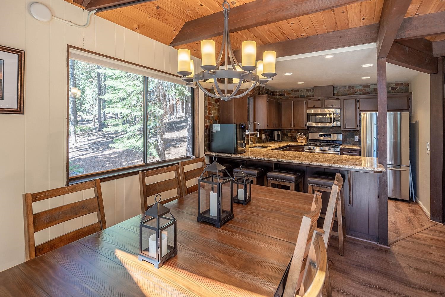 11928 Chamonix Road Truckee, CA 96161 - Photo 6 of 21 Gallery Image 6