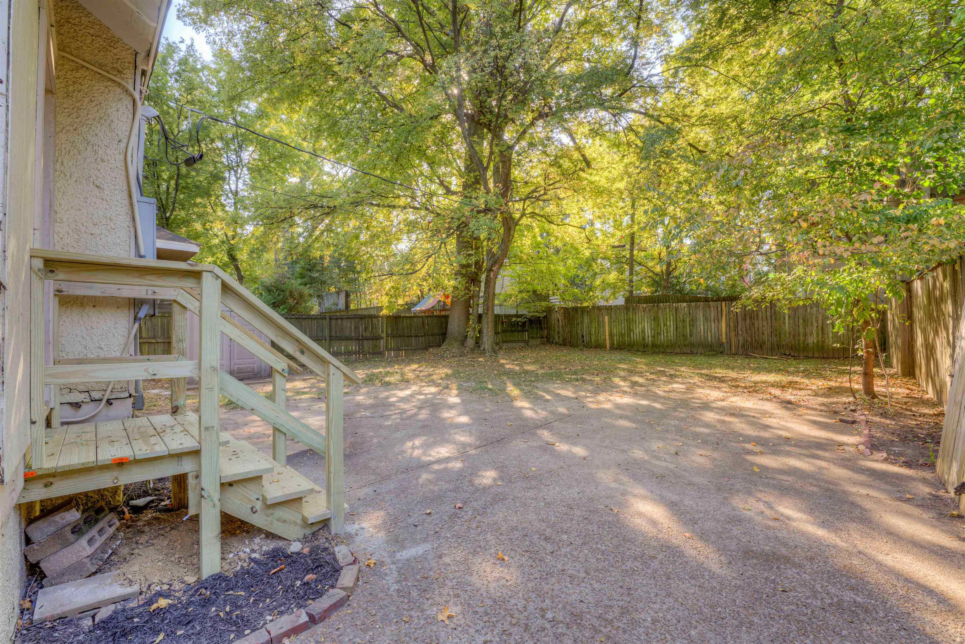191 Lemaster Street Memphis, TN 38104 - Photo 17 of 27 View of fenced backyard