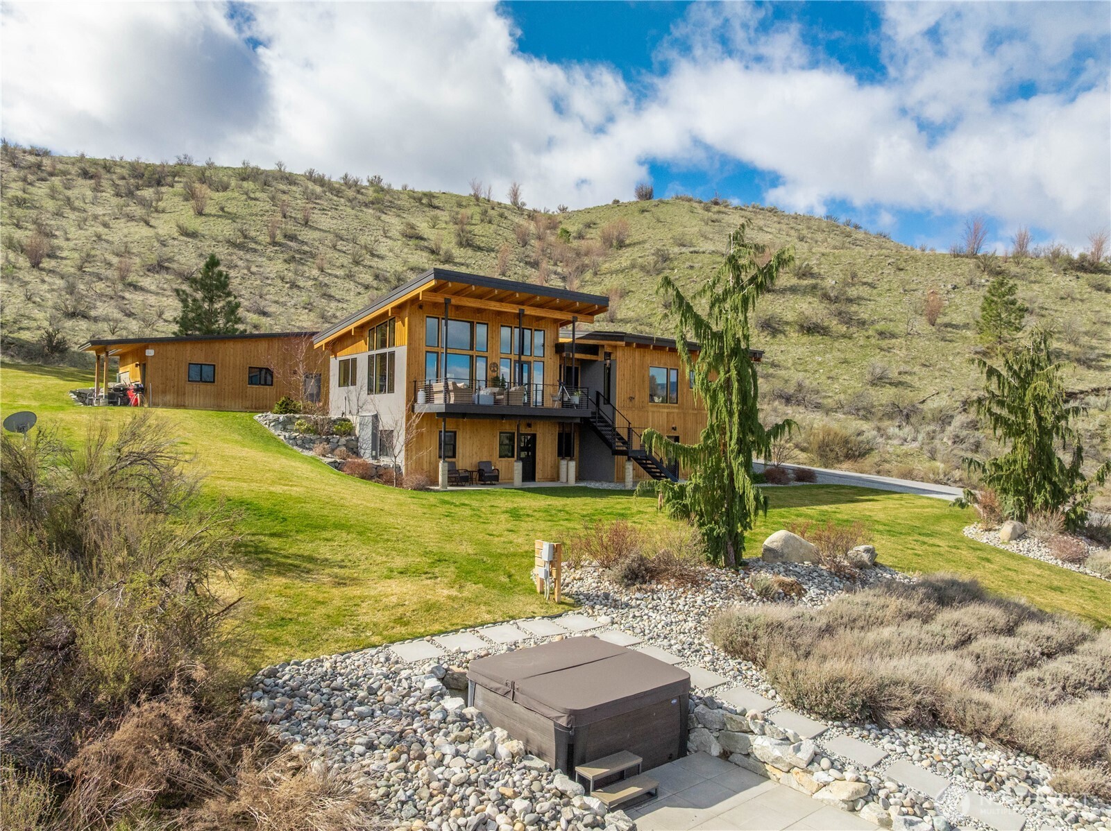 111 Hawks Meadow Road Chelan, WA 98816 - Photo 5 of 40