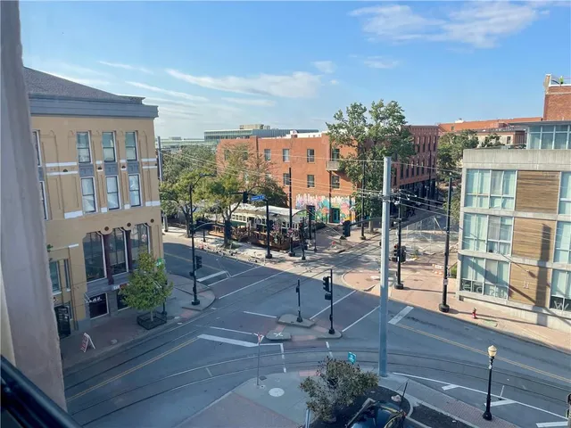 $169,500 | 509 Delaware Street, Unit 402, Kansas City, MO 64105