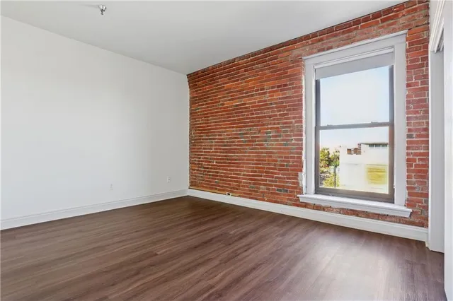 $169,500 | 509 Delaware Street, Unit 402, Kansas City, MO 64105