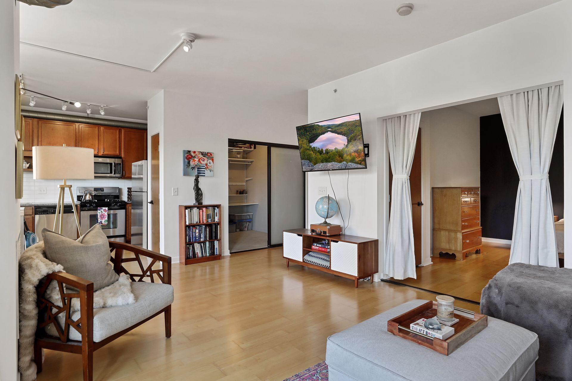 15 East Franklin Avenue, Unit 309 Minneapolis, MN 55404 - Photo 10 of 27