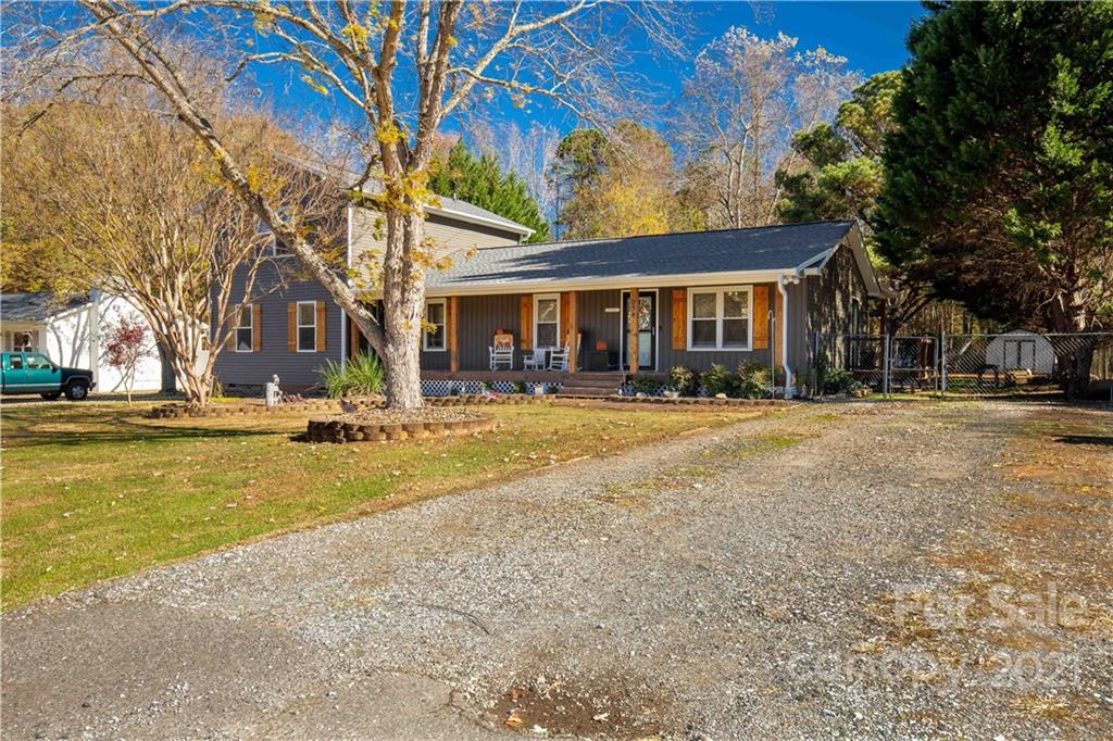 1034 Hay Row Road Clover, SC 29710 - Photo 2 of 26 Gallery Image 2