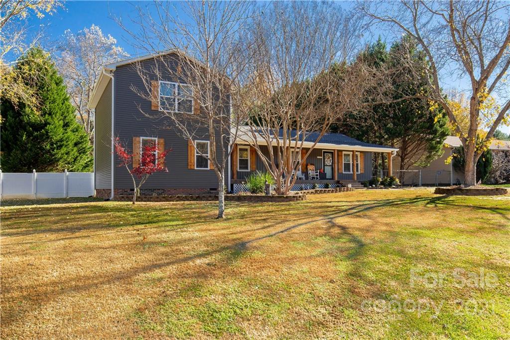 1034 Hay Row Road Clover, SC 29710 - Photo 3 of 26 Gallery Image 3