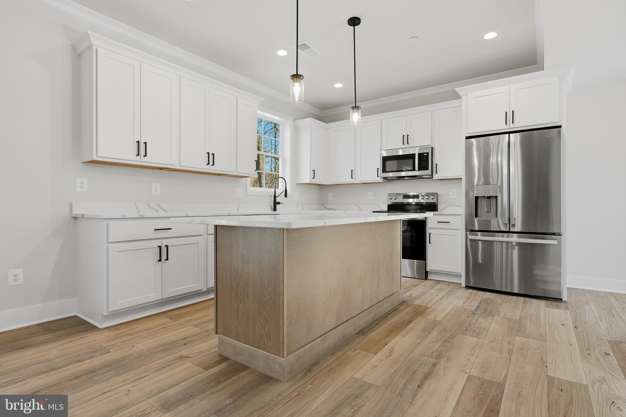 3583 Edgemont Street Edgewater, MD 21037 - Photo 16 of 51 Kitchen with Island