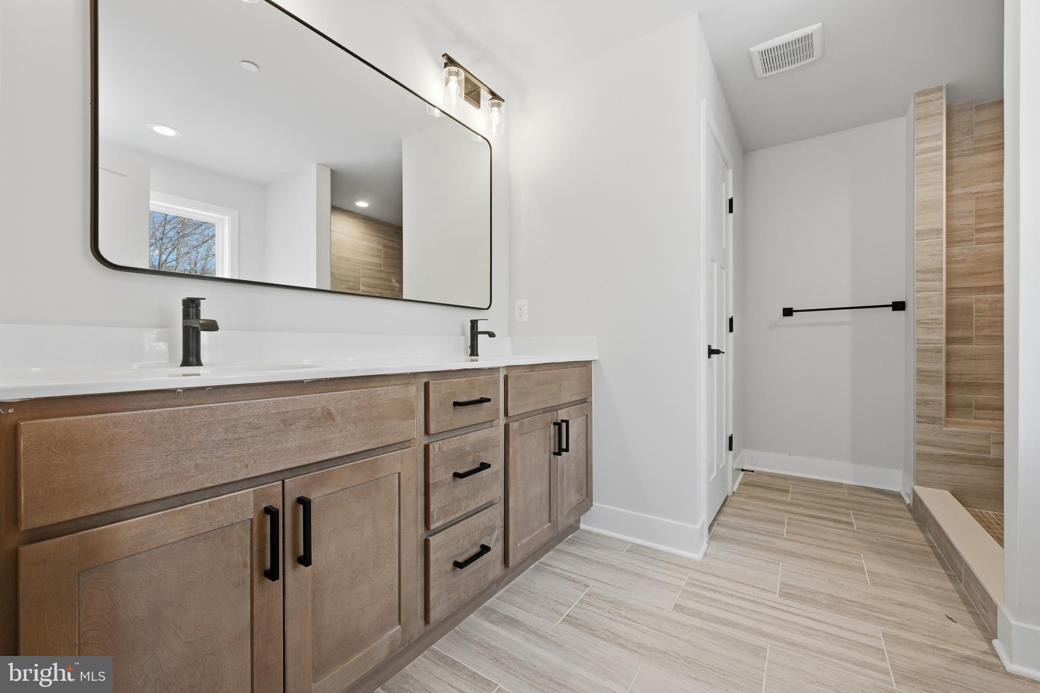 3583 Edgemont Street Edgewater, MD 21037 - Photo 23 of 51 Primary Bathroom