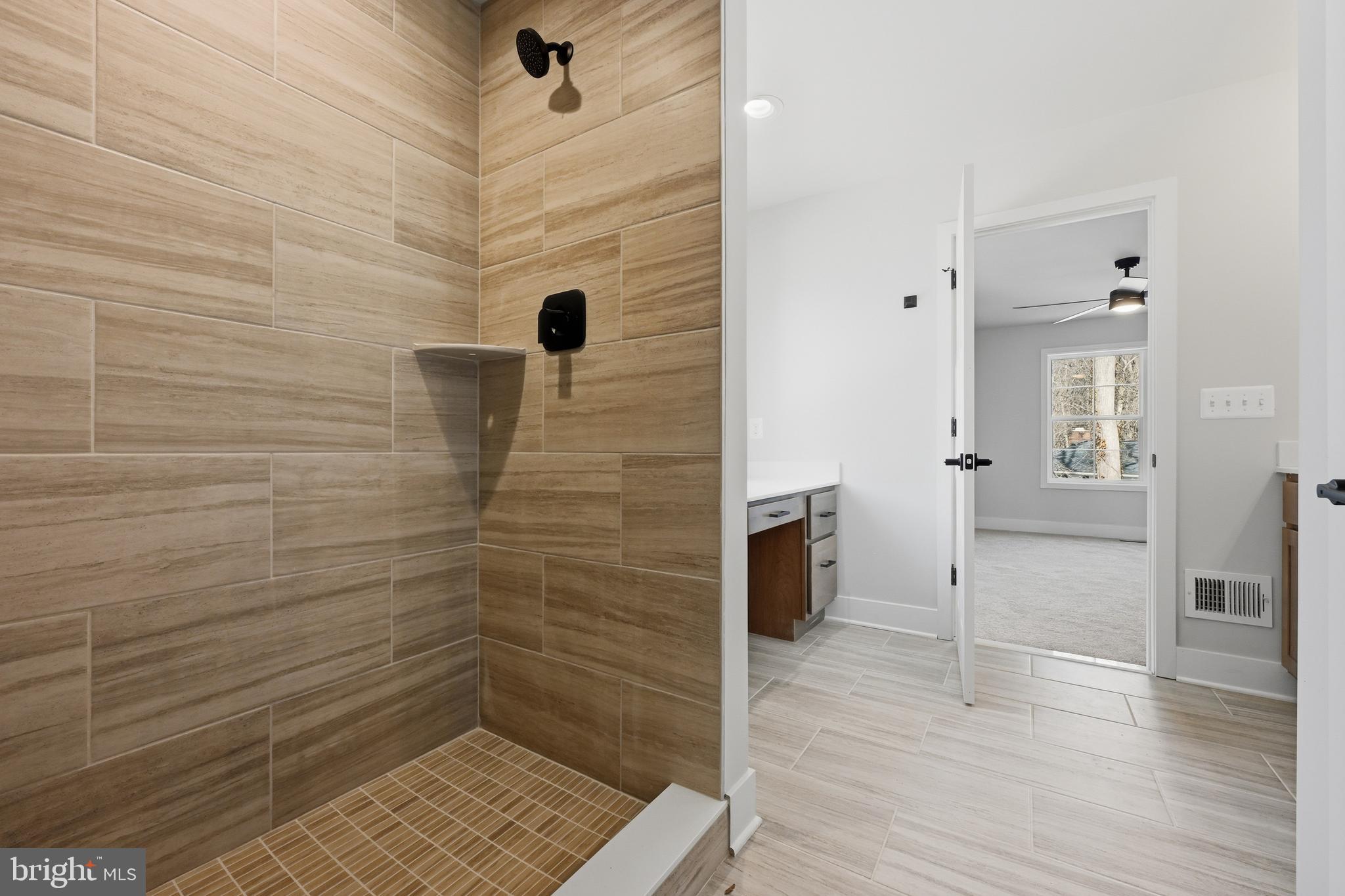 3583 Edgemont Street Edgewater, MD 21037 - Photo 25 of 51 Primary Bathroom