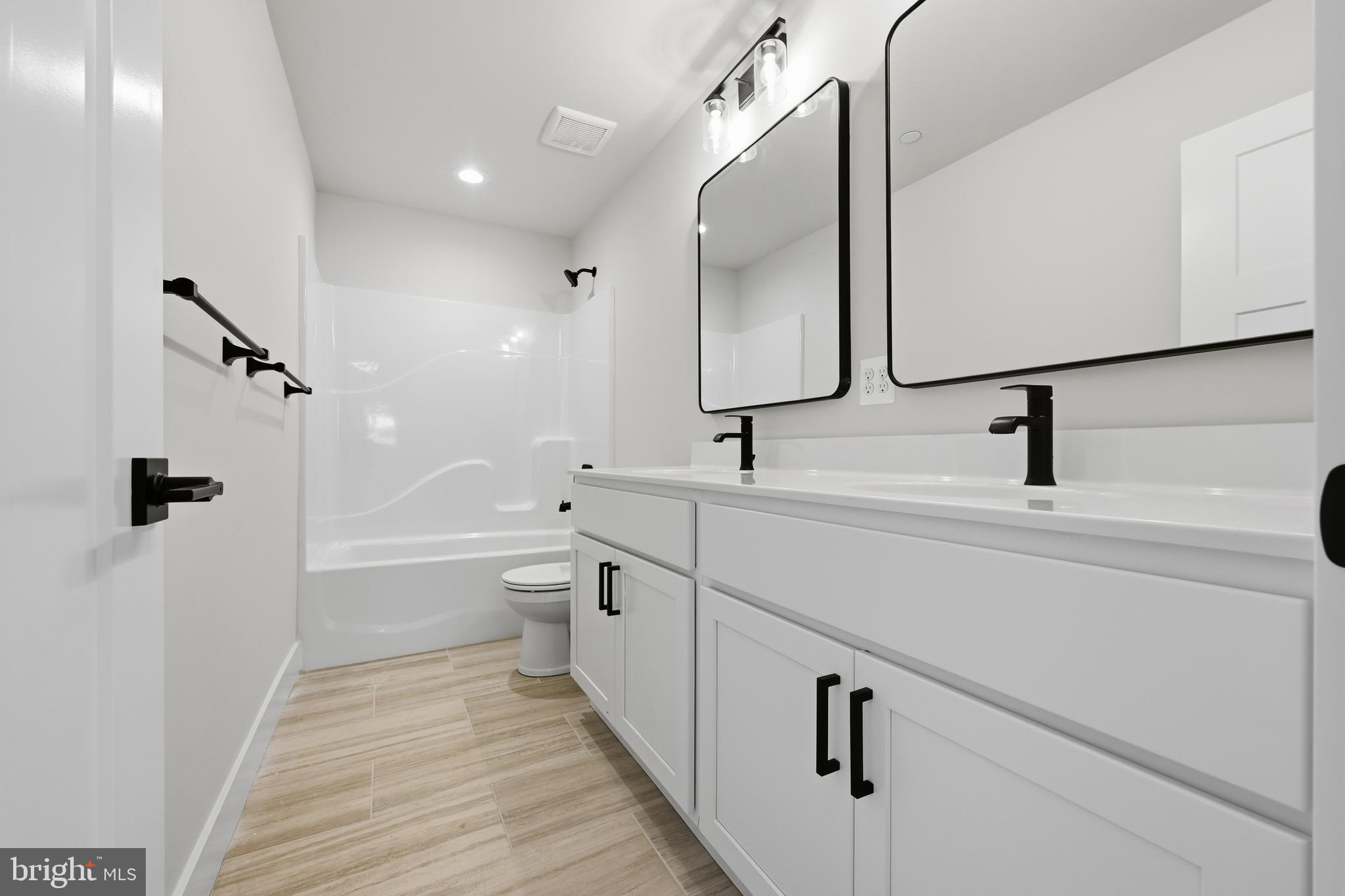 3583 Edgemont Street Edgewater, MD 21037 - Photo 36 of 51 Guest Bathroom