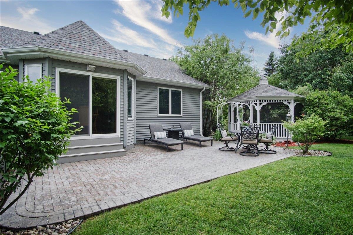 2308 Dynes Way Sun Prairie, WI 53590 - Photo 7 of 69