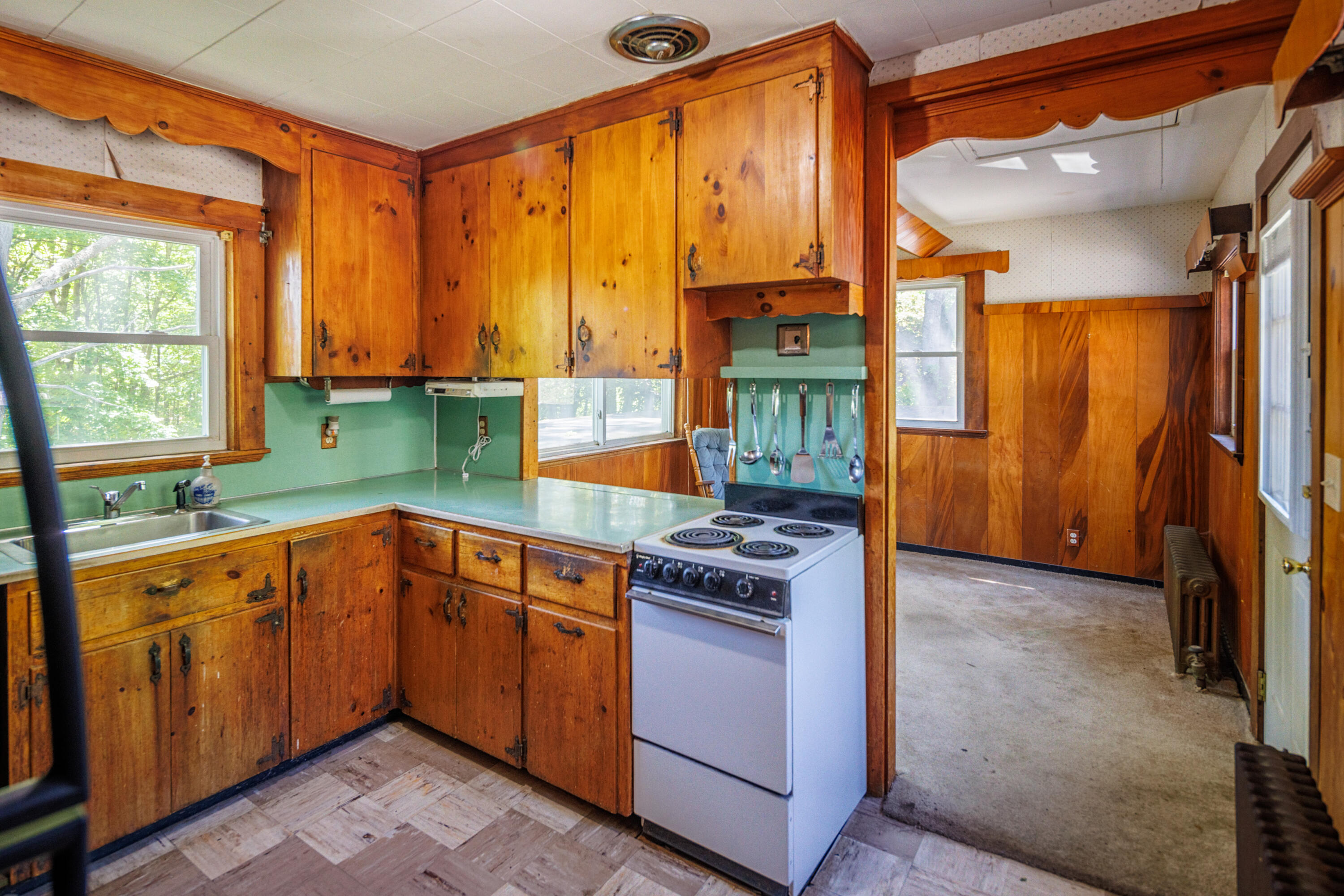 38 Rogers Road Kittery, ME 03904 - Photo 3 of 32 _N5A5378-HDR-1