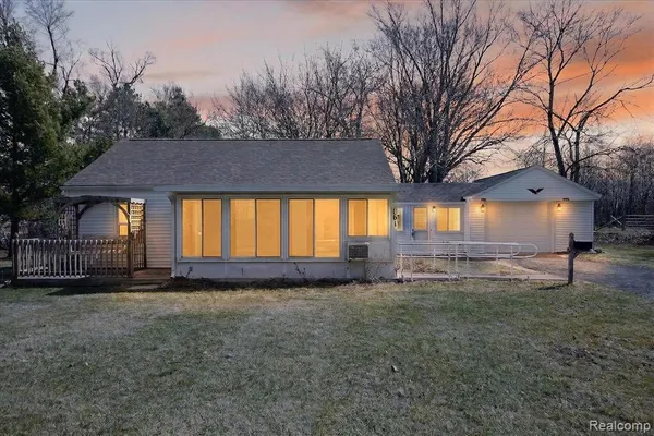 $206,500 | 161 Bailey Drive, Adrian, MI 49221