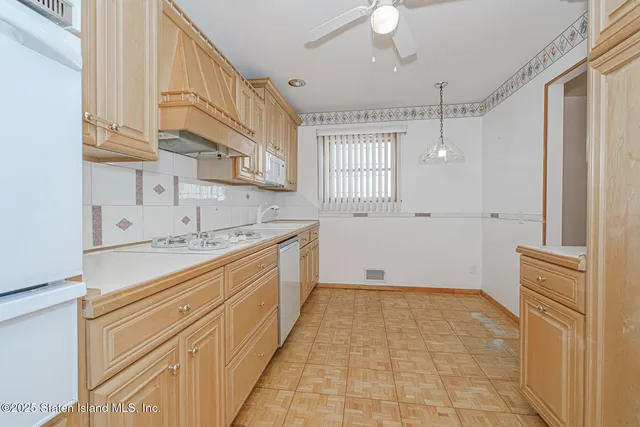 $738,500 | 156 Figurea Avenue | Eltingville