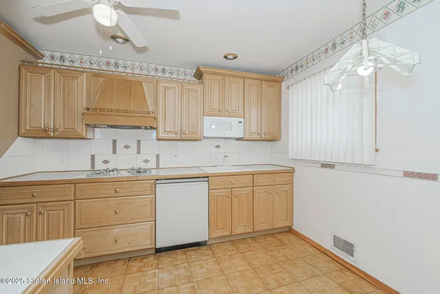 $738,500 | 156 Figurea Avenue | Eltingville