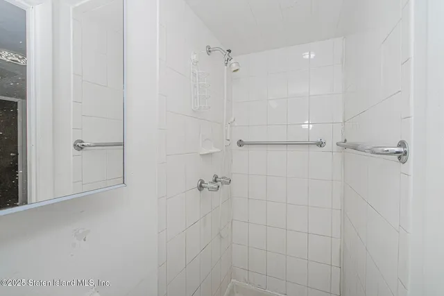 $738,500 | 156 Figurea Avenue | Eltingville