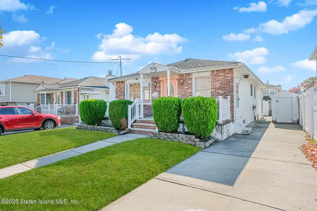 $738,500 | 156 Figurea Avenue | Eltingville