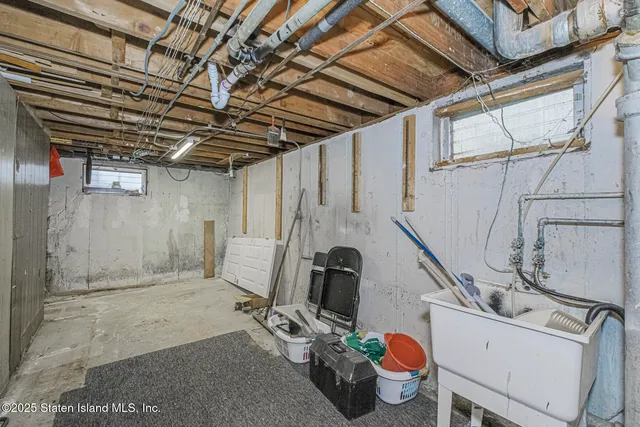 $738,500 | 156 Figurea Avenue | Eltingville