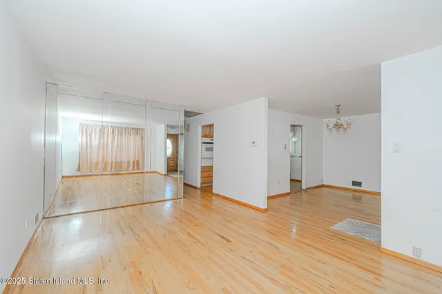 $738,500 | 156 Figurea Avenue | Eltingville