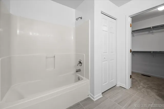 $450,000 | 438 West Meadow Mist Lane, Round Lake, IL 60073