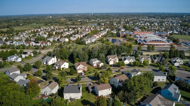 $450,000 | 438 West Meadow Mist Lane, Round Lake, IL 60073