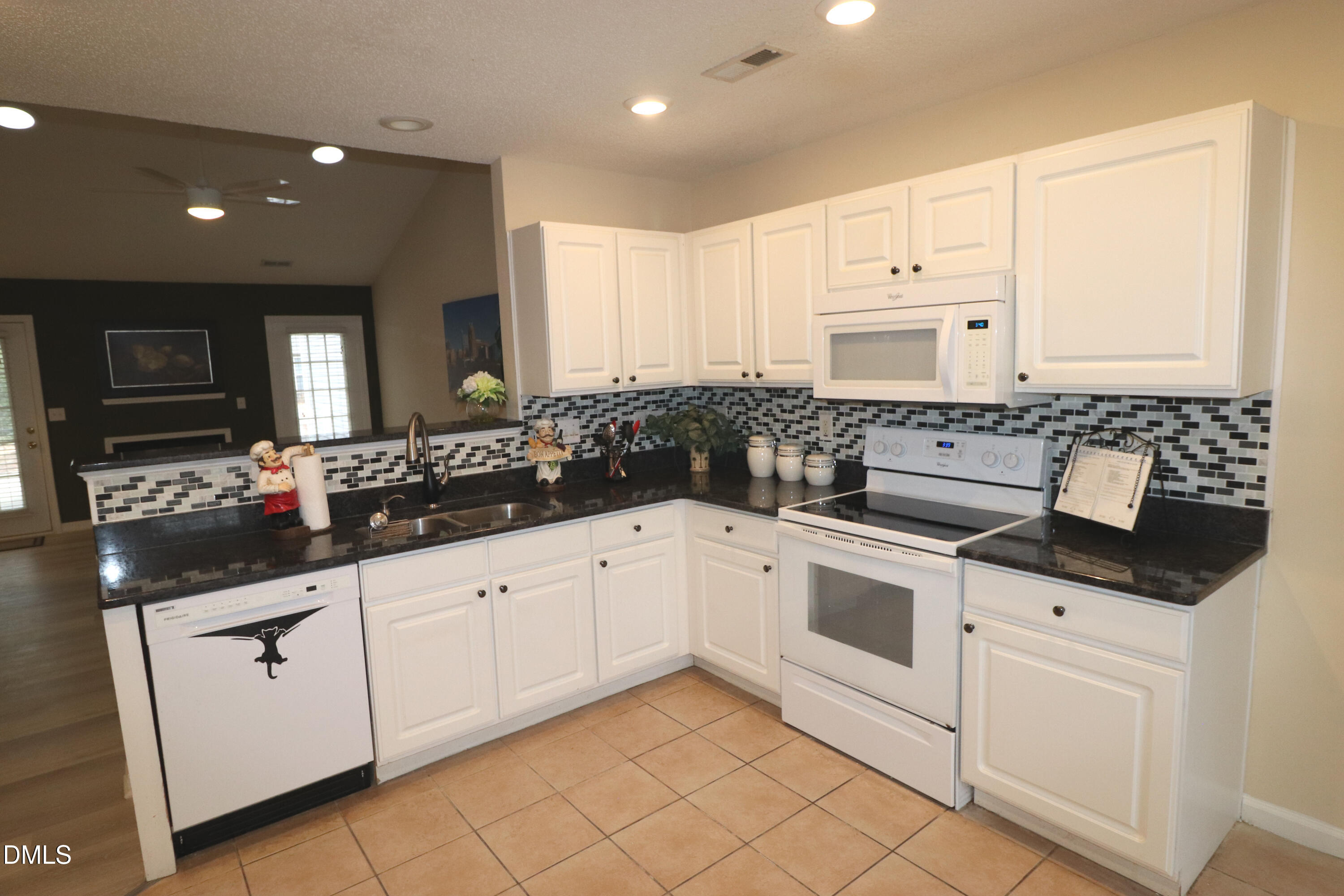 11230 Avocet Lane, Unit 102 Raleigh, NC 27617 - Photo 18 of 65 Kitchen Granite Counters