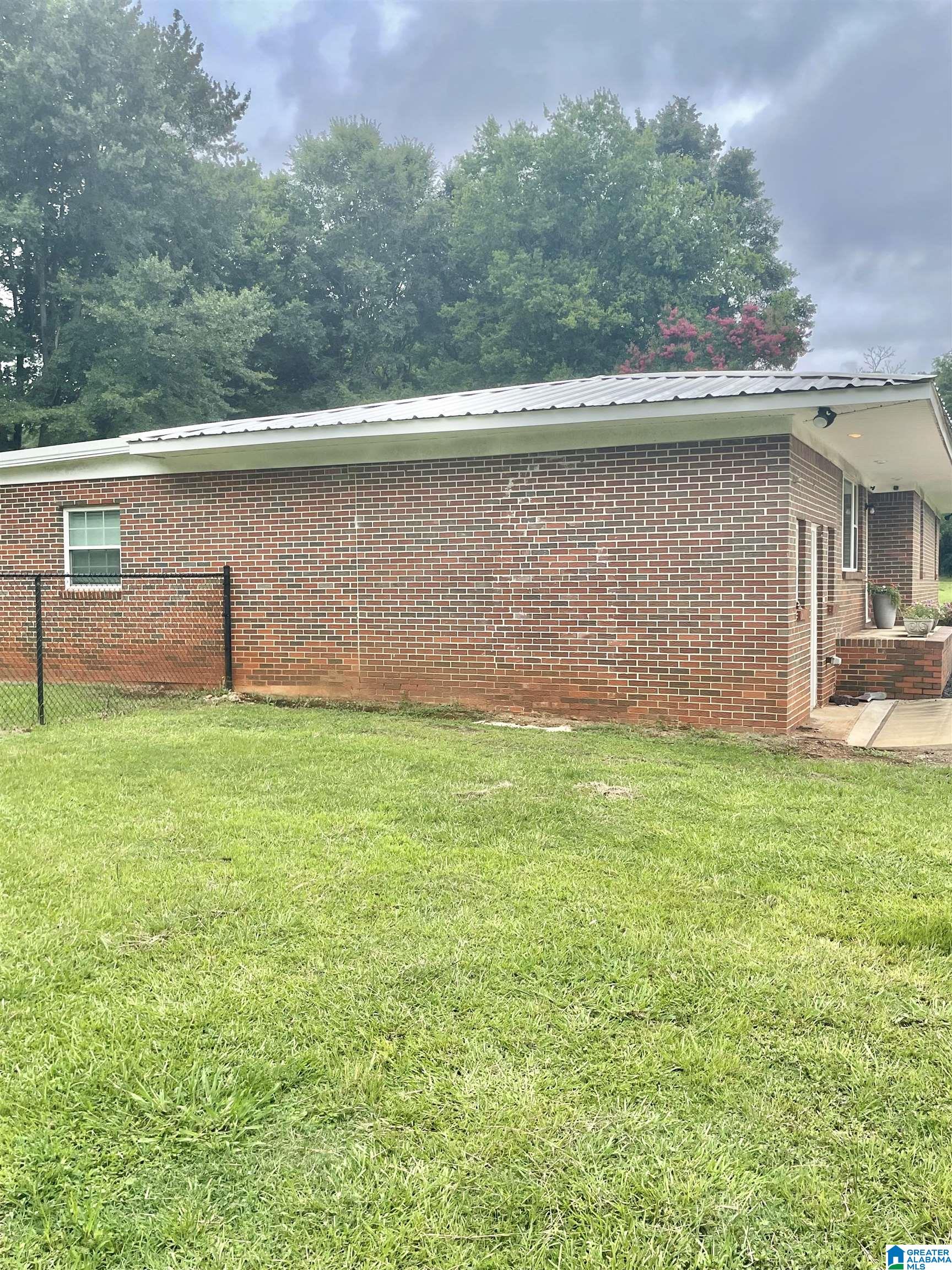 105 Ridgeview Road Talladega, AL 35160 - Photo 3 of 21