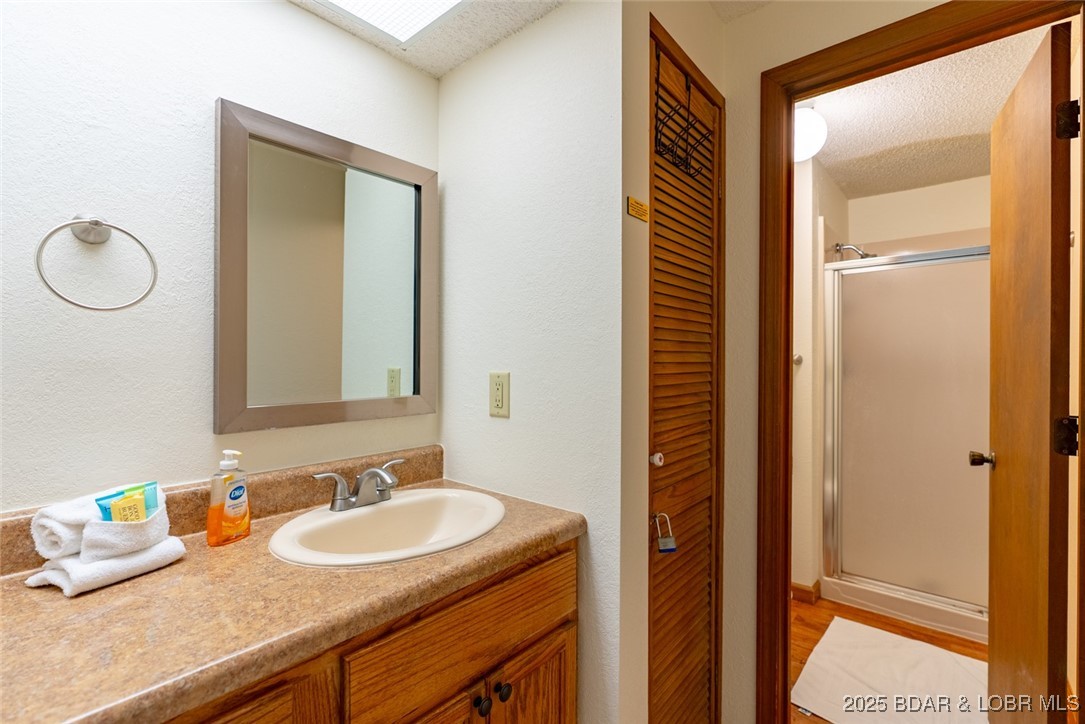 178 Lone Oak Point, Unit 4 Sunrise Beach, MO 65079 - Photo 16 of 39