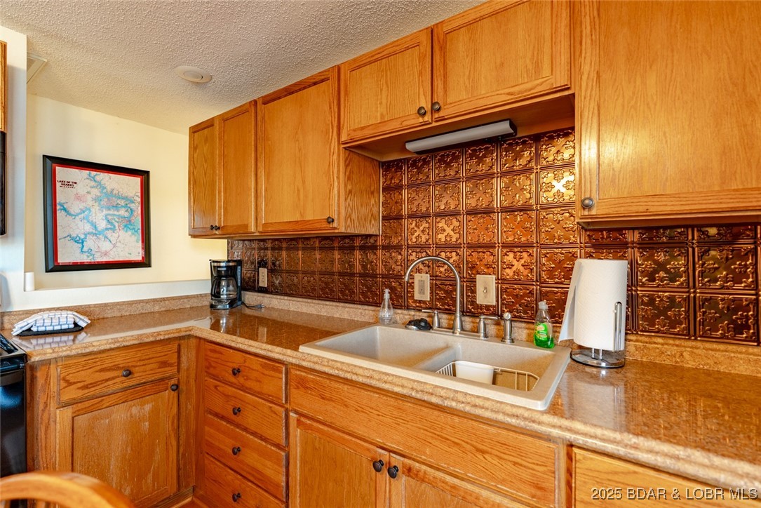 178 Lone Oak Point, Unit 4 Sunrise Beach, MO 65079 - Photo 7 of 39