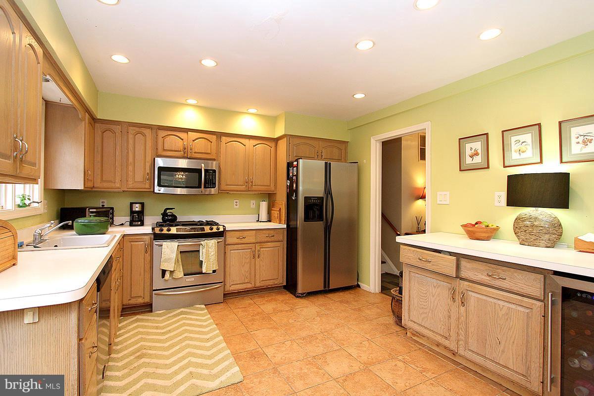 13117 Brandon Way Road Darnestown, MD 20878 - Photo 5 of 30 Kitchen