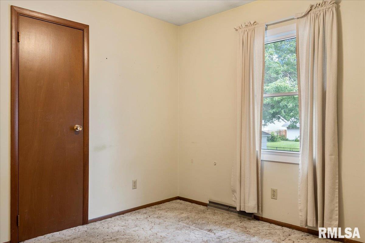 2617 East Griffiths Avenue Springfield, IL 62702 - Photo 16 of 33
