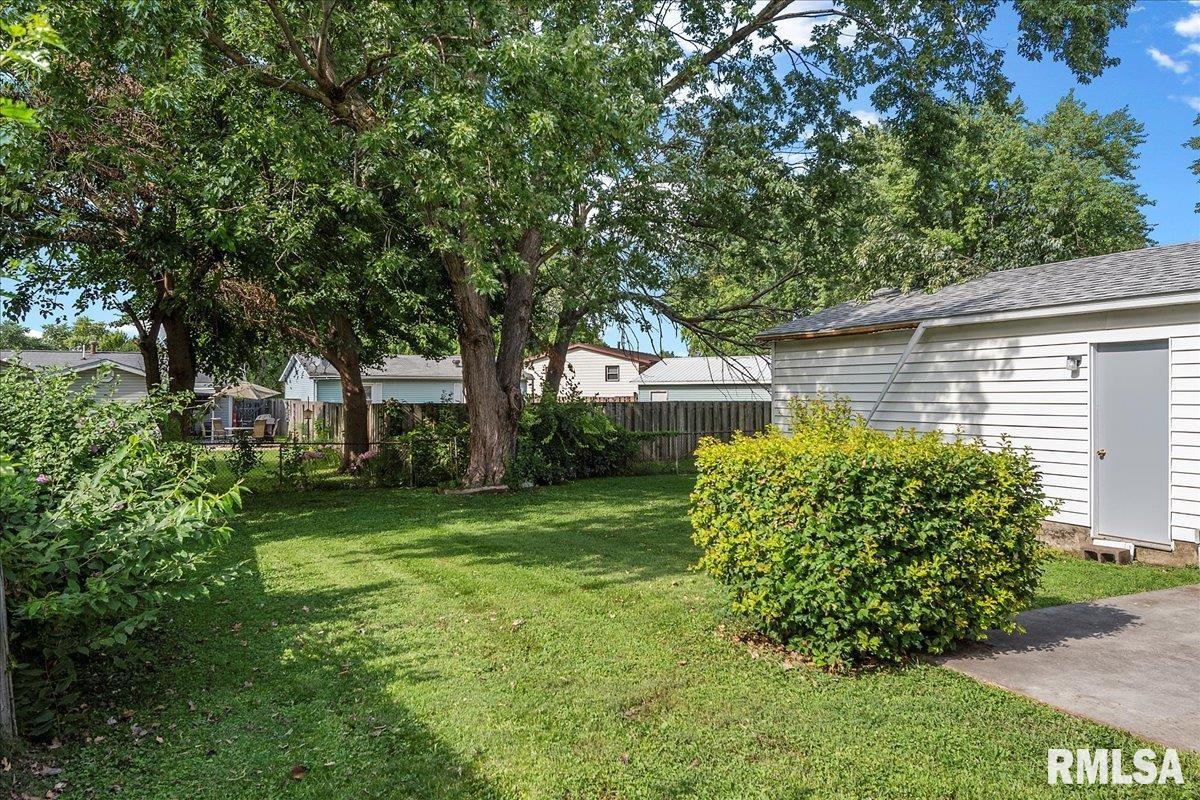 2617 East Griffiths Avenue Springfield, IL 62702 - Photo 30 of 33