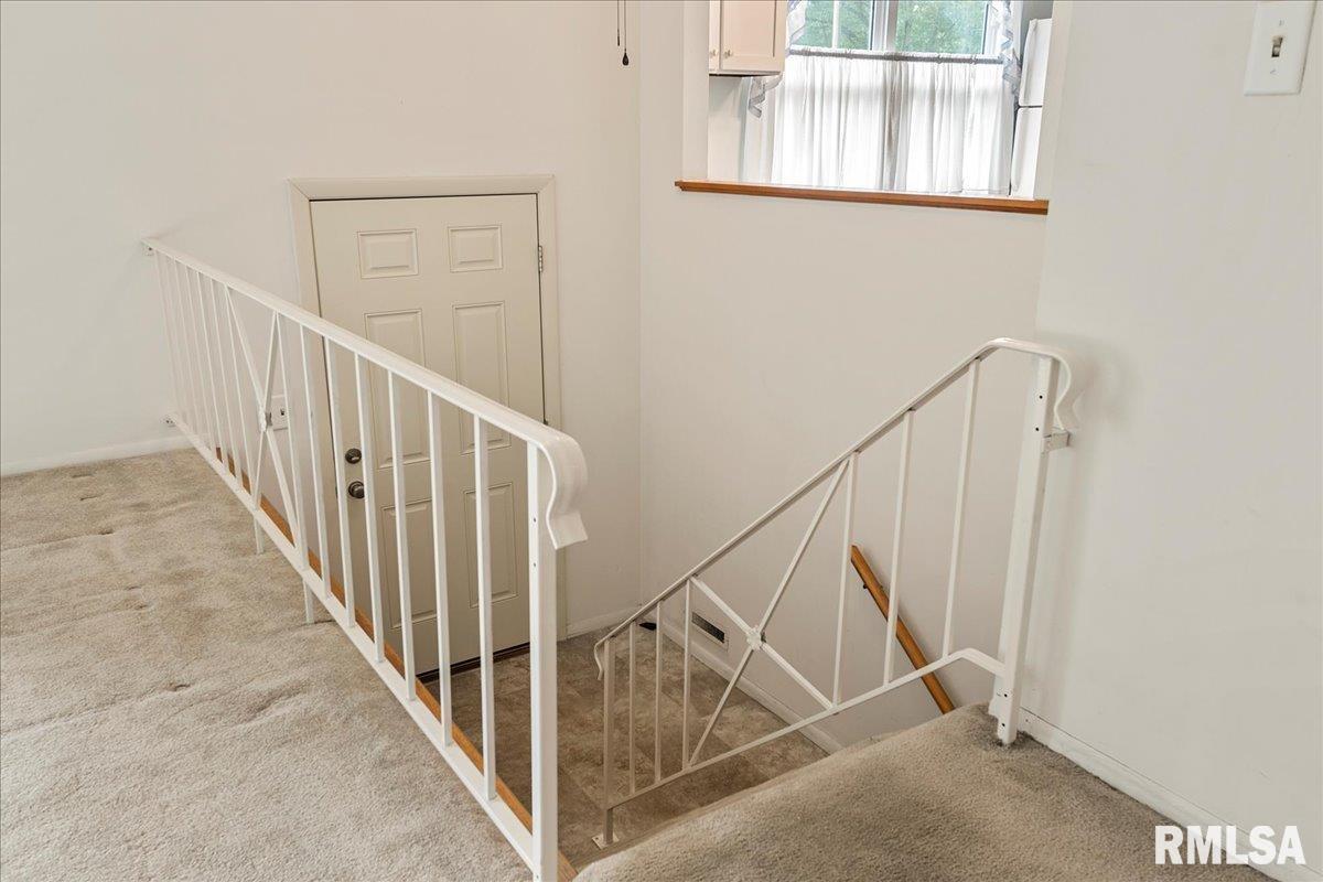 2617 East Griffiths Avenue Springfield, IL 62702 - Photo 4 of 33