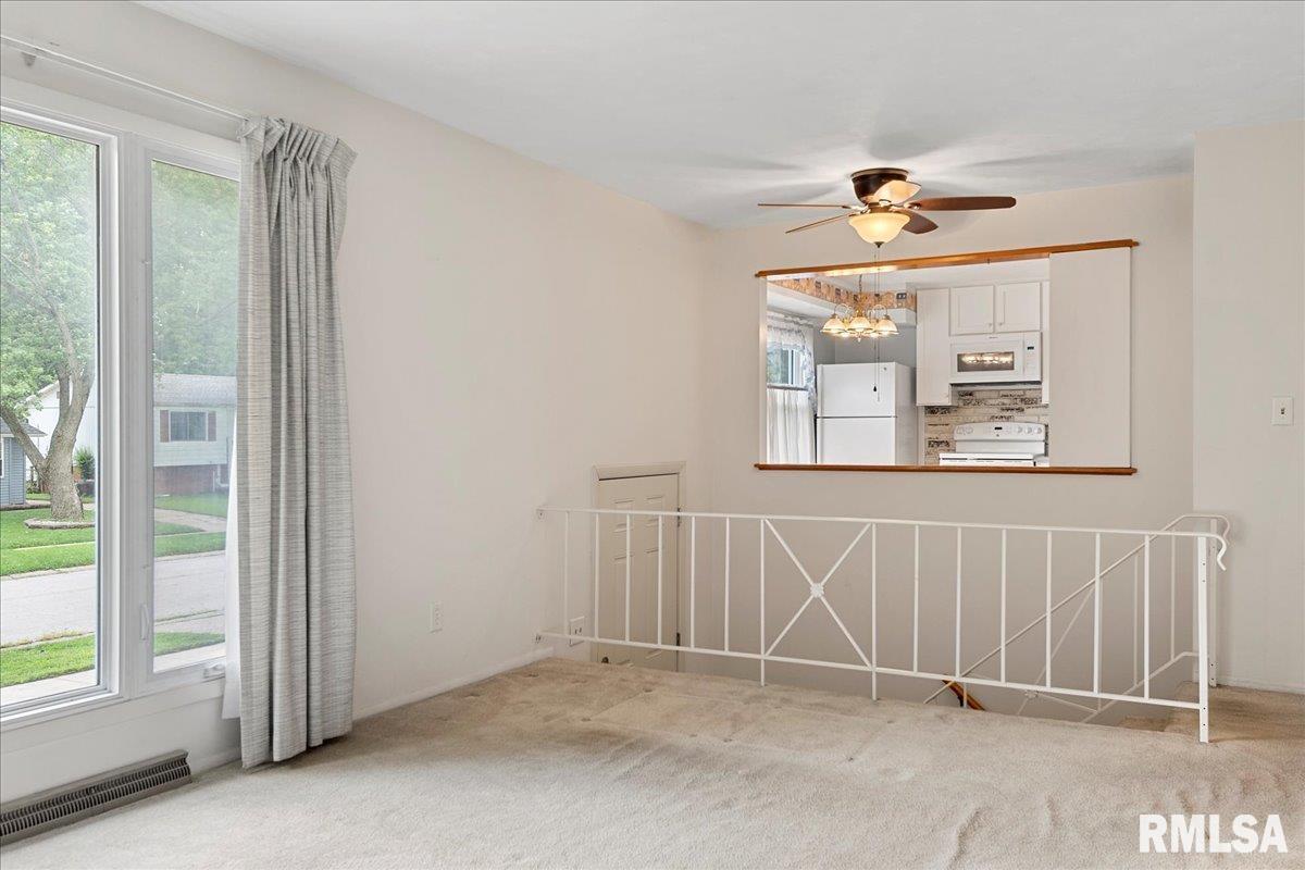 2617 East Griffiths Avenue Springfield, IL 62702 - Photo 7 of 33