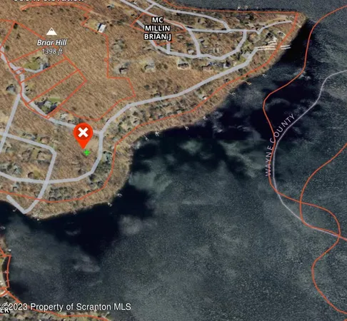 a view of entryway with outdoor