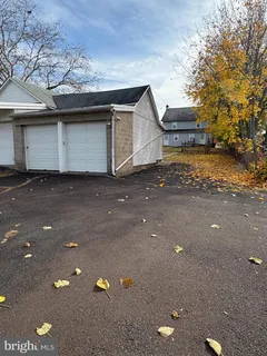 $325,000 | 265 Maple Avenue, Harleysville, PA 19438