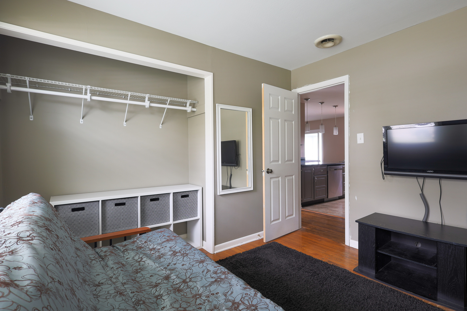 9425 Pine Street Mokena, IL 60448 - Photo 18 of 28 a living room with furniture and a flat screen tv