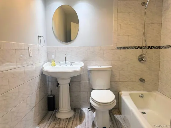 $2,750 | 128 Colonial Parkway, Unit 3B, Yonkers, NY 10710