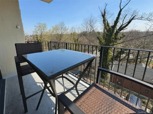$2,750 | 128 Colonial Parkway, Unit 3B, Yonkers, NY 10710