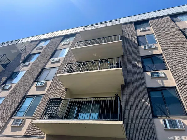 $2,750 | 128 Colonial Parkway, Unit 3B, Yonkers, NY 10710