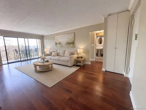 $2,750 | 128 Colonial Parkway, Unit 3B, Yonkers, NY 10710