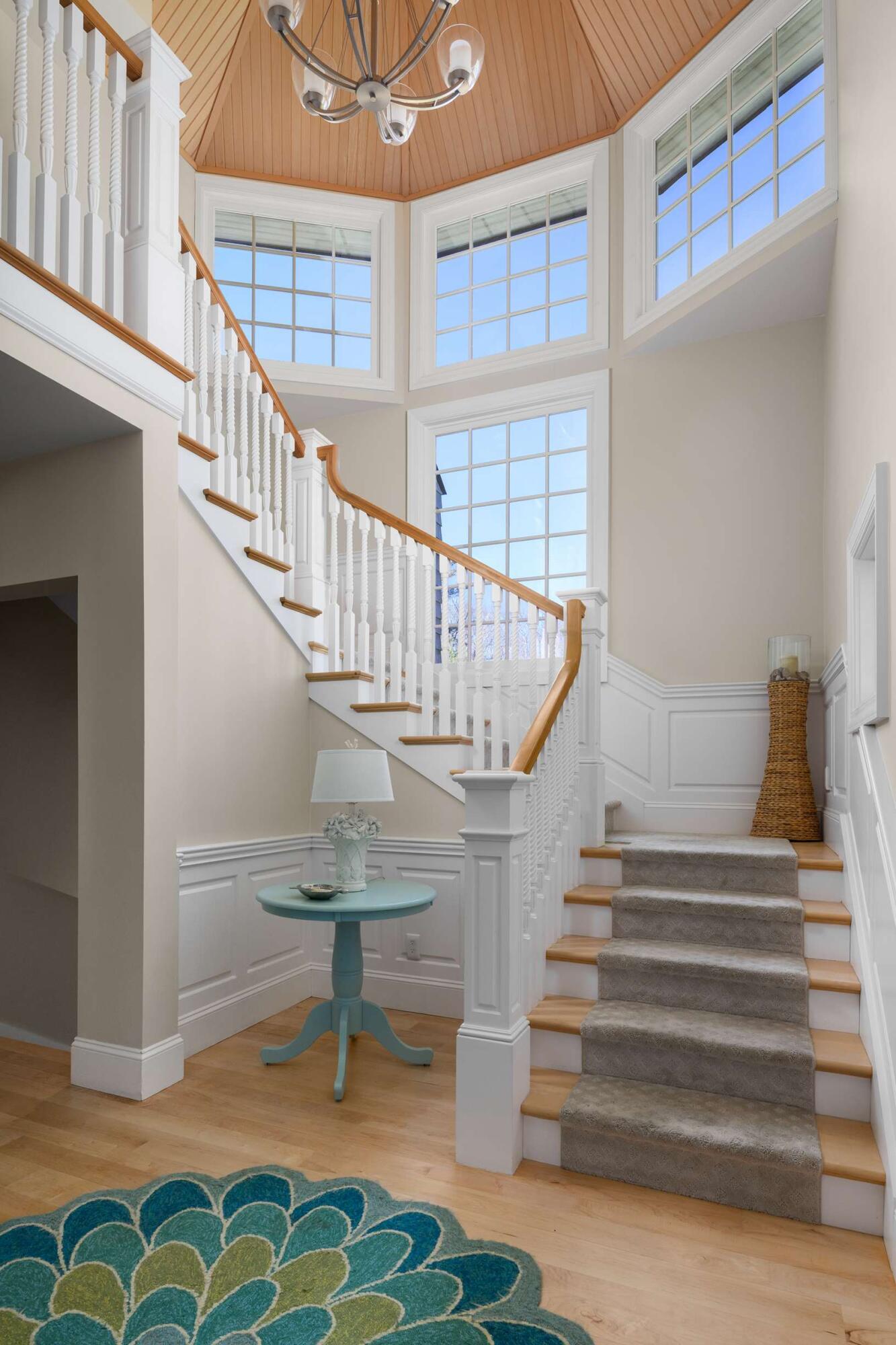 1 Cove Road York, ME 03902 - Photo 28 of 53 Stairwell