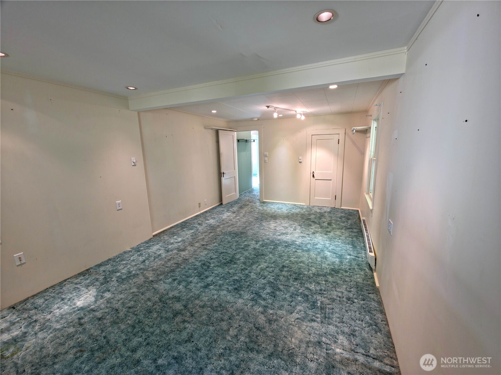 2030 Ocean Beach Road Copalis Crossing, WA 98536 - Photo 19 of 38 a view of hallway