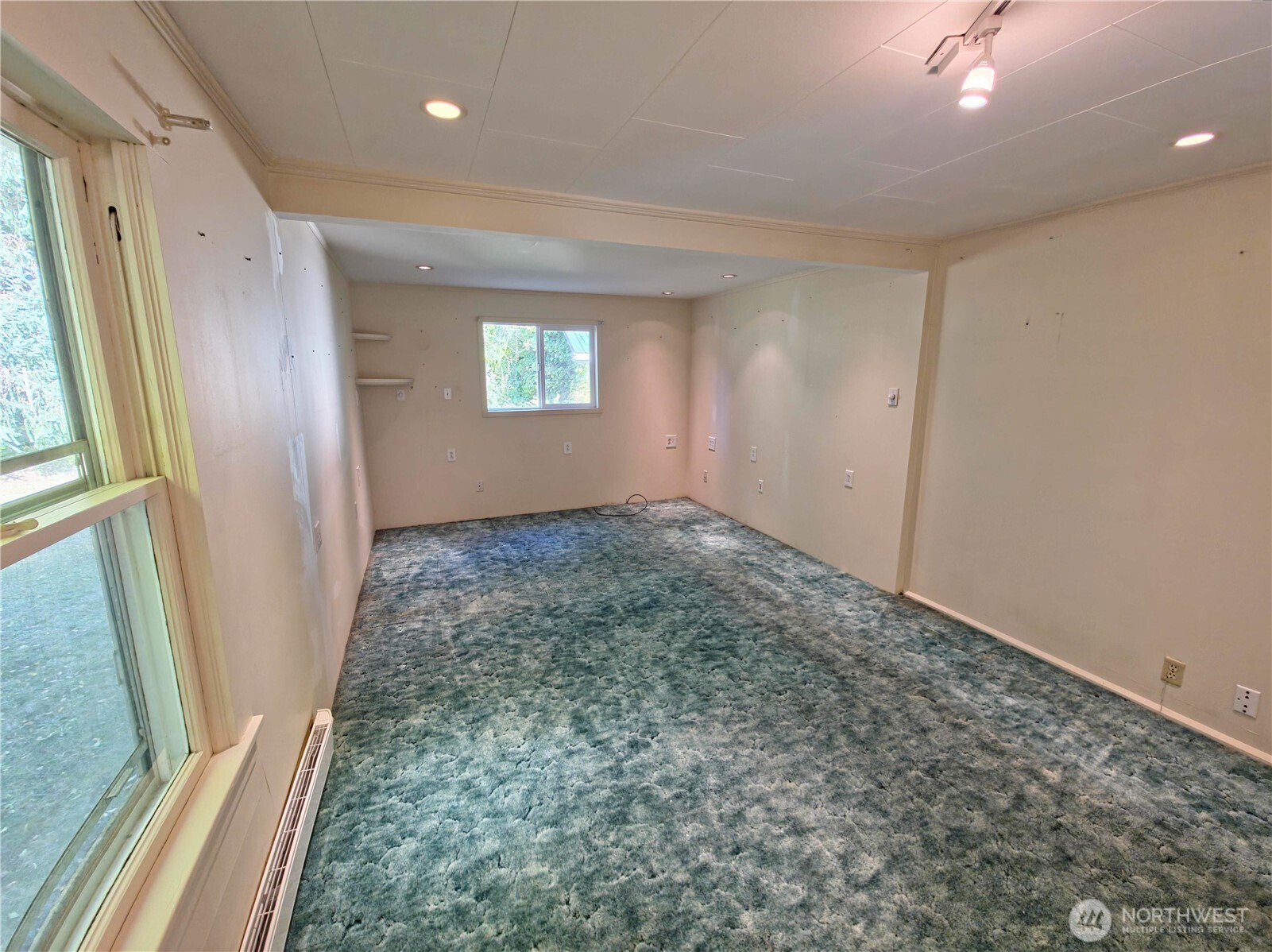 2030 Ocean Beach Road Copalis Crossing, WA 98536 - Photo 20 of 38 a view of room and window