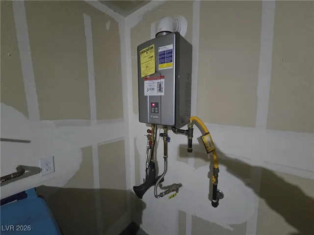 $2,300 | 1362 Reef Point Avenue, Henderson, NV 89074